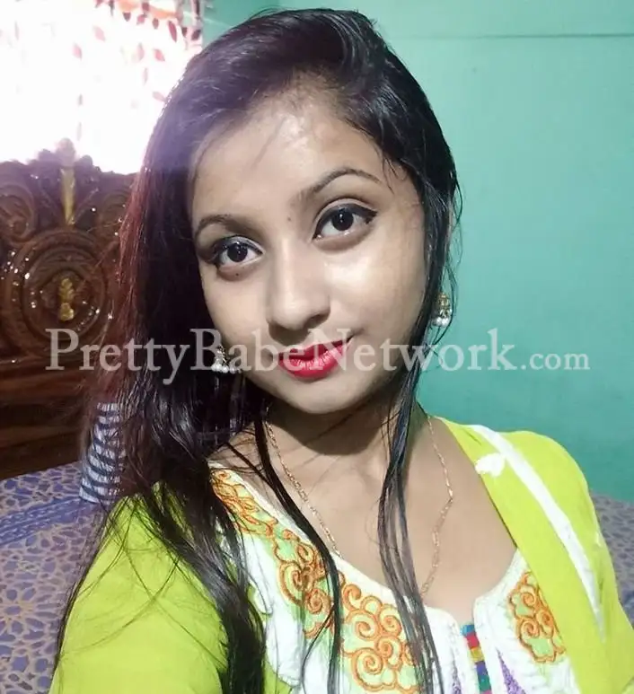 Rekha—Newly Married Housewife Escort in Noida Sector 137 for Private Moments